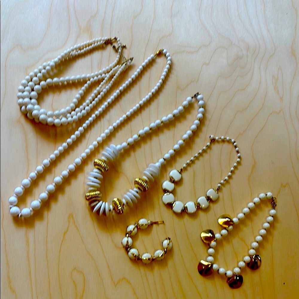 Vintage Costume Jewelry Lot - White +Gold